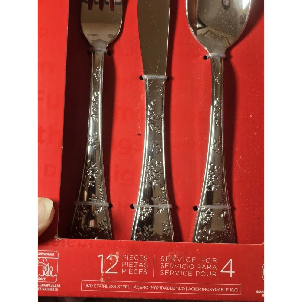Oneida Snowflake Wishes Holiday Design 12Pc Stainless Flatware Set Service for 4